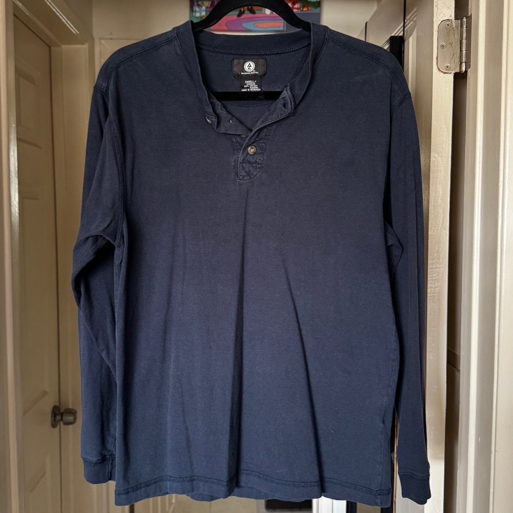 Men’s Small Blue Long Sleeve Henley Shirt